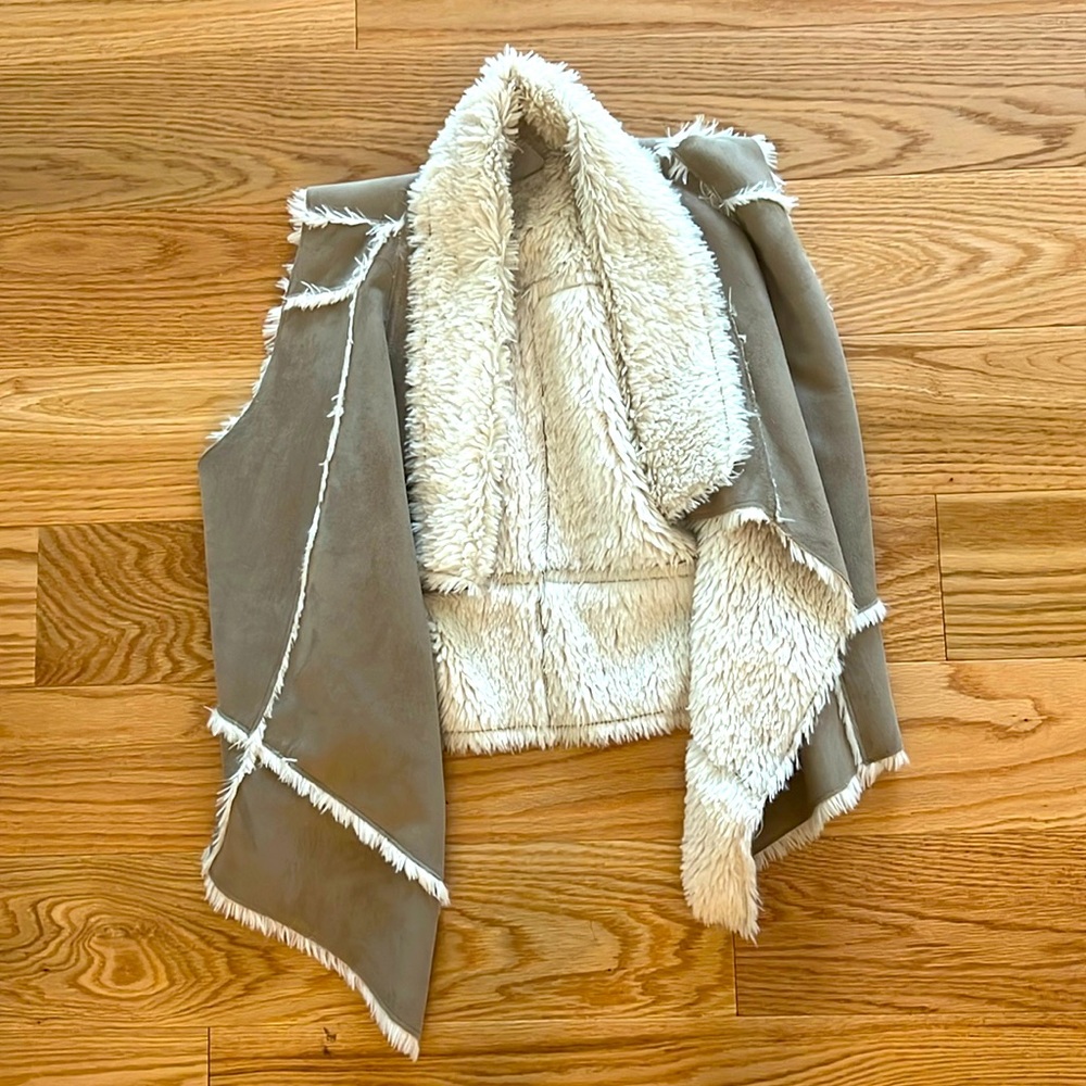 Olive & Oak Womens Faux Suede Shearling Vest Drape Open Front Gray Ivory Size S